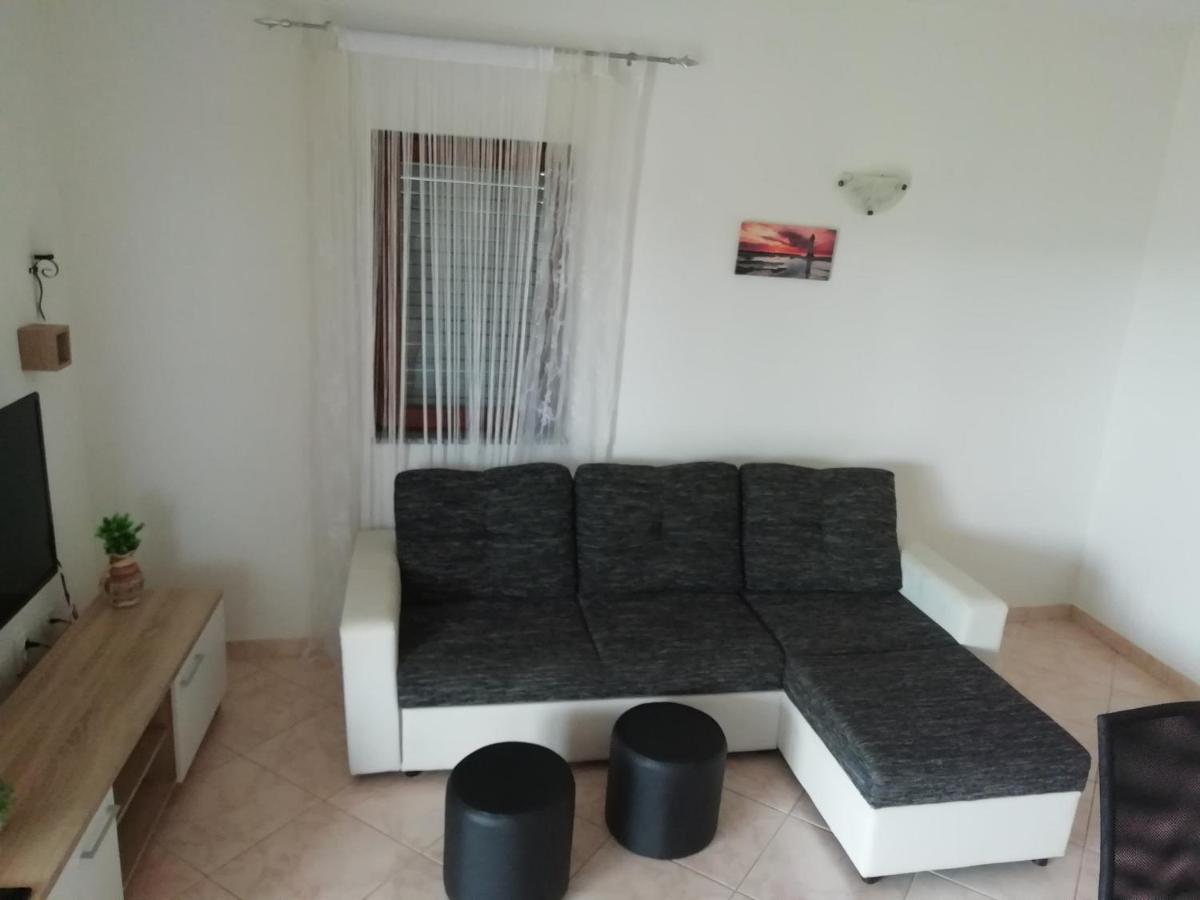 Vacation Home Katarina 宁 外观 照片